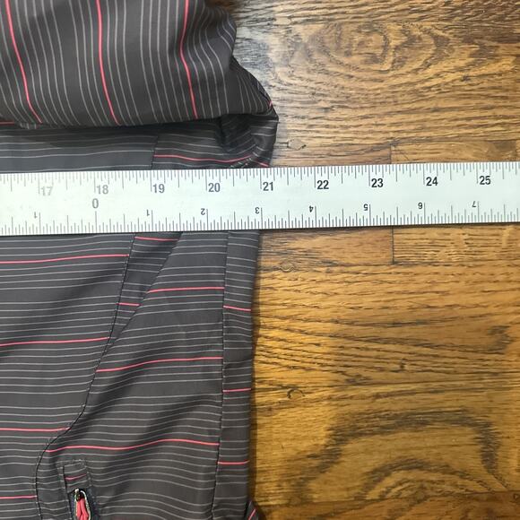 New Balance Women’s Windbreaker Jacket L Performance Striped Grey Red Jogging L - Picture 9 of 13